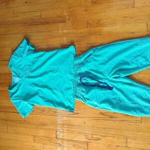 Figs surgical green scrub set